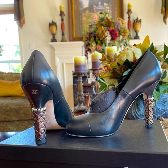 Chanel Shoes Pumps Heels CC Logo Pearls  New  100% Authentic - Picture 6 of 15